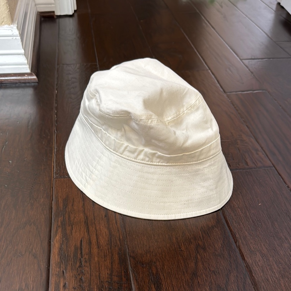 H&M Off-White Bucket Hat